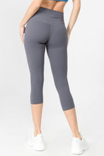 Load image into Gallery viewer, Women's Buttery Soft Capri Activewear Leggings