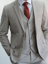 Load image into Gallery viewer, Gianni 4030 Tan - Modern 3 Piece Suit
